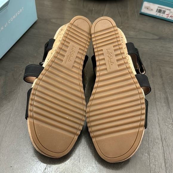 LifeStride Women's Sincere Wedge Sandal - Picture 3 of 7